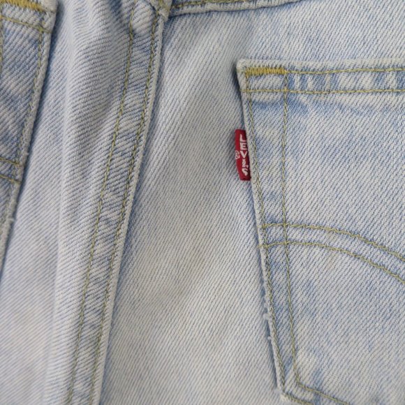 Levi's Light Wash Mom Jean Size 28 - Picture 10 of 14